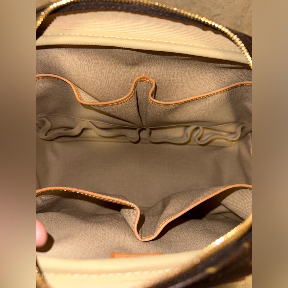 Louis Vuitton Deauville Vanity - Picture 11 of 17